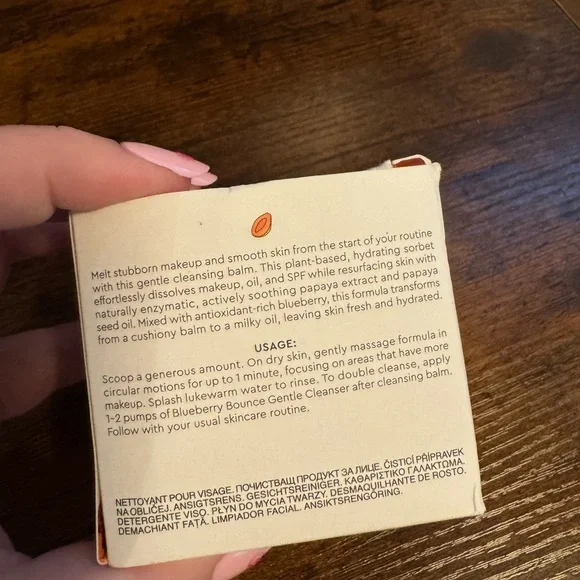 Glow Recipe Cleansing Balm - Picture 3 of 5